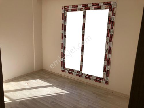  ÇİĞLİ SERKAN EMLAK DAN SEYREKTE 2+1 70 M2  SATILIK DAİRE