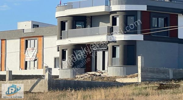 Tekirdağ Şarköy'de Satılık Deniz Manzaralı İmarlı Arsa 290 m2