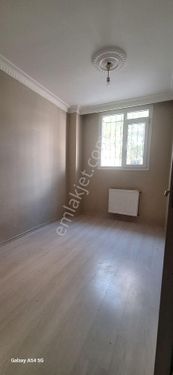 Başakşehir Güvercintepe Mahallesi'nde kiralık 2+1 daire meydan konumlu