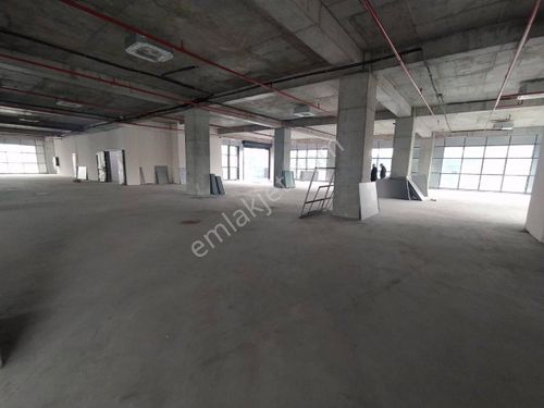 MAHMUTBEY'DE SIFIR PLZADA 1.150m² KİRALIK KATLAR