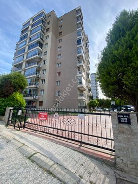 BUCA KOOP'TA SİTE İÇİNDE 65 M² KAPALI MUTFAKLI 1+1 KİRALIK DAİRE