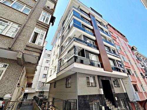  Marcity'den Ulubatlı Emek Caddesi Civarı 6 Yıllık 2+1 Köşe Daire