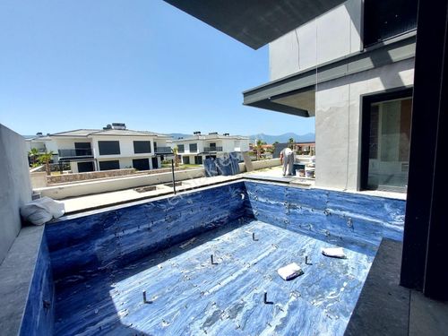 4+1 havuzlu bitişik deniz manzaralı sıfır satılık villa