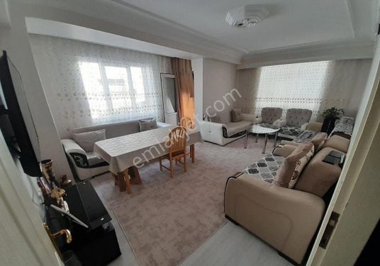 3+1 yürüyüş yolu arka sokağı kullanışlı daire