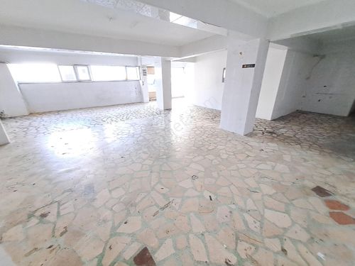 RİSE EMLÂK TAN KİRALIK GİRİŞ DÜKKAN 130 M2 