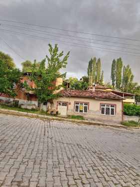 Bor çarşı merkezde satılık Müstakil ev 