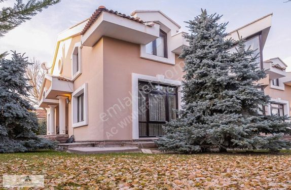 GÖLBASI BALLIKPINAR ELİT SİTESİ 2800 M2 ARSALI MÜSTAKİL VİLLA