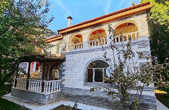 Antalya Kemer Beldibi'nde 4+2 müstakil özel bahçe içinde denize 300 metre satılık villa