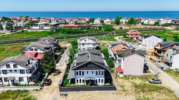 Fırsat Sakarya/Kocaali Sahil'de Müstakil Bahçeli Lüks Kaçmaz 3+1 Sıfır Tripleks Villa