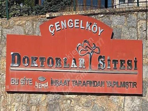 Üsküdar Çengelköy ' De  Doktorlar Sitesi 'Nde 3+1 Satılık Daire