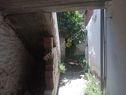 İzmir bayındır Hacı İbrahim mahallesinde 120 m2 müstakil ev satılıktır 