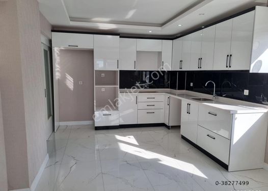 SEĞMENLER 3+1 GİRİŞ KAT YENİ 1.SINIF MALZEME DEPOLU 140M²