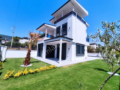  Didim Akbük te Satılık 3+1 Yeni Yapı Havuzlu Villa