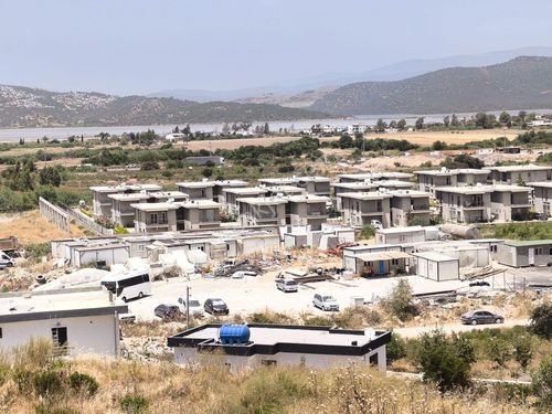  Meşelik'te Otel Lojmanlarına Sınır İmarlı Arsa 