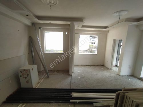  MERTCAN'DAN CADDE DİBİ EBEVEYN BANYO VE AÇIK BALKONLU 3+1 YÜKSEK GİRİŞ