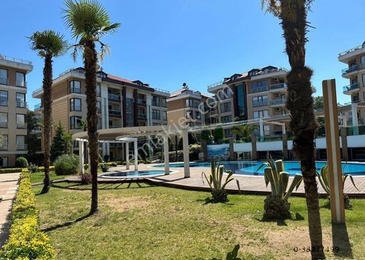 YEŞİLKÖY KONAKLARINDA 3+1  HAVUZ MANZARALI  KİRALIK ARA KAT DAİRE