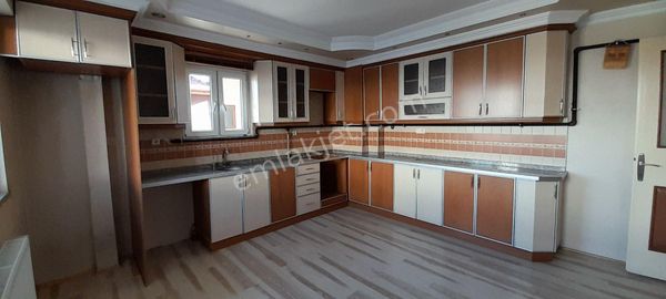 .ENDER UYSAL 'DAN BAĞBAŞINDA 3+1 ARAKAT GENİŞ DAİRE.