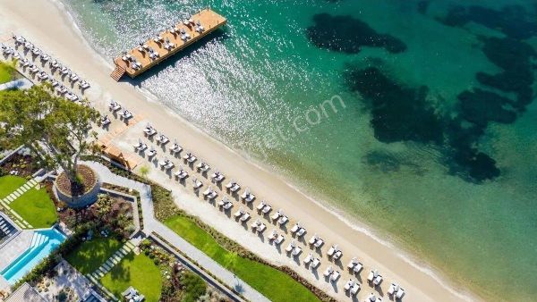 Bodrum Bitez de Denize Sıfır Kum Plajlı Kiralık Rezidans