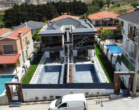 VİMAX’DAN ÇEŞME ŞİFNE DE SATILIK LÜKS HAVUZLU VİLLA