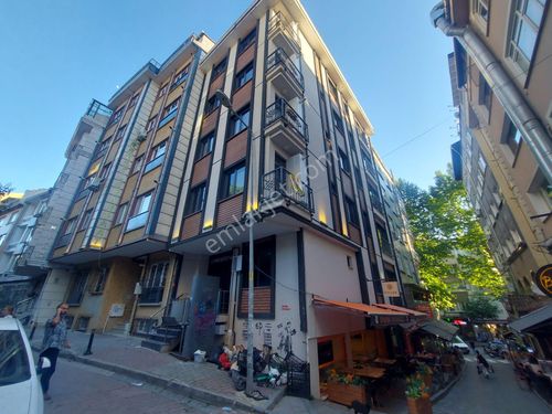 Beşiktaş ta Yeni Binada  Çok Merkezi Konumda 3+1 Köşe Daire