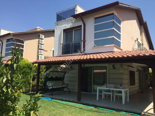 Satılık 4+1 müstakil villa 