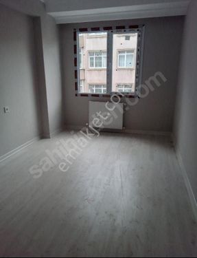 YAYLA EMEK CADDESİNDE SATILIK 3+1 LÜKS ARAKAT SIFIR DAİRE