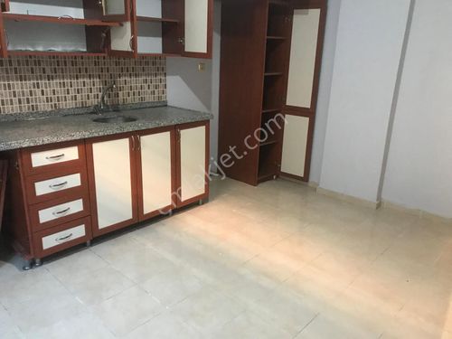 SAMSUN İLKADIM BARUTHANE MAHALLESİNDE CAM BALKONLU DOĞALGAZLI 2+1 KİRALIK DAİRE 