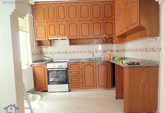 Ümraniye Çarşıda 2+1 Kiralık  80M  Bakımlı 1.Kat Daire No:.89 