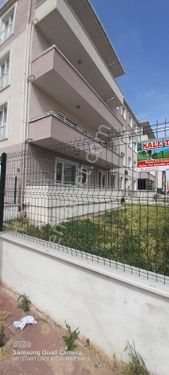 ÇANAKKALE BARBAROS MAHALLESİ BAYAR PALACE EVLERİNDE 3+1  KAPALI MUTFAK