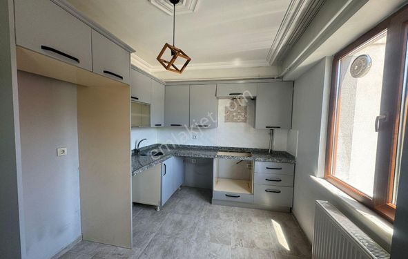  BAĞCILAR FATİH MAH.3+1 SATILIK DAİRE BALKONLU KAPALI OTOPARKLI