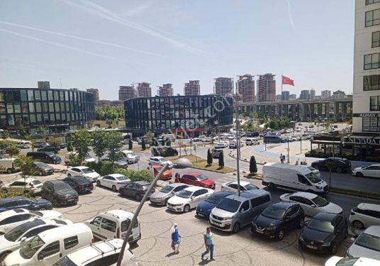 Kayaşehir meydan dükkanlarda Mavera 1'de kiralık ofis