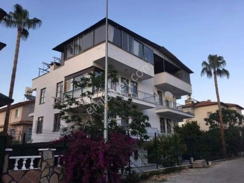  Alanya Konaklı Mah. Merkezde denize 50 mt kiralık  1+1 mobilyalı daire   