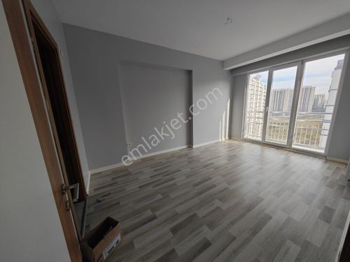  PİRİ REİS MAHALLESİNDE METROBÜSE YAKIN 2+1 DAİRE