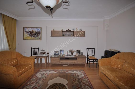 EŞYASIZ 180 M2 2.KAT ASANSÖRLÜ DOĞALGAZLI KİRALIK DAİRE