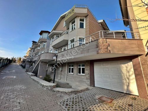  ÖZEL TASARIM YAPISIYLA BAĞLICA DA KİLERLİ 5+1 320m² SATILIK VİLLA