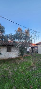 Muratlı Ballihoca Mahallesi'nde satılık müstakil köy evi 