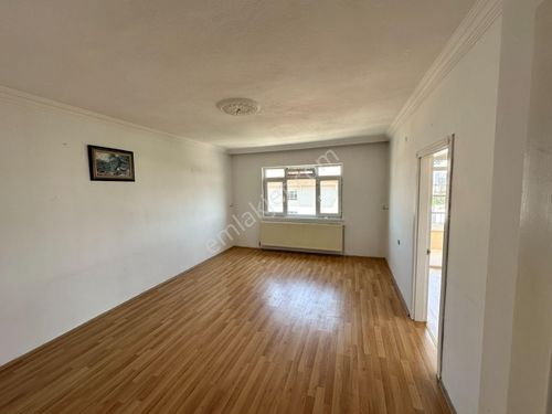 TD EMLAKTANSELÇUKLU MAHALLESİNDE SATILIK 3+1 ARAKAT DAİRE