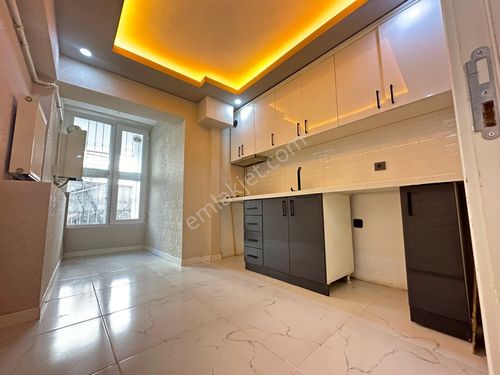   ESERTEPE'DE CADDE ÜZERİ KAT KONUMUNDA 3+1 FULL YAPILI FIRSAT DAİRE !!