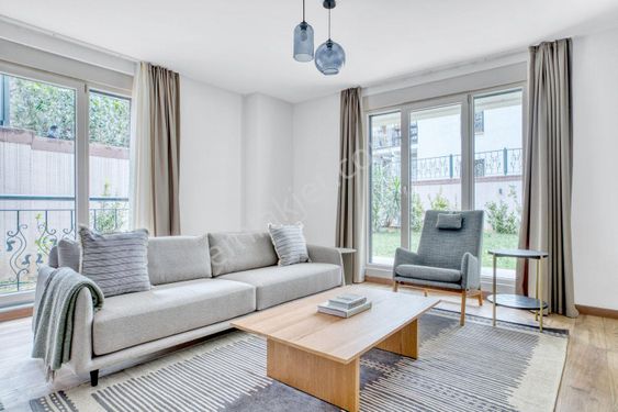  Beyoğlu Yeni Eşyalı 2+1 Kiralık (880)