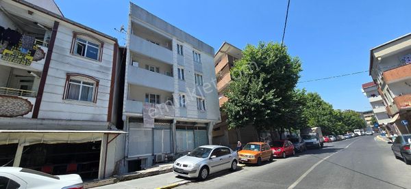 Tevfikbey Mahallesi İstiklal Caddesi'nde Satılık Komple Bina 