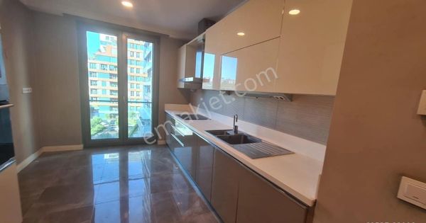 VADİSTANBUL SİTESİNDE 3+1 KİRALIK DAİRE HAVUZ MANZARALI