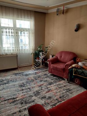 NİĞDE MERKEZ EL HACI MAHMUT CADDESİNDE 4.KAT 3+1 KOMBİLİ SATILIK DAİRE 