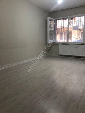 BORNOVA KARACAOĞLAN MAHALLESİ KİRALIK DOĞALGAZLI KULLANIŞLI 2+1