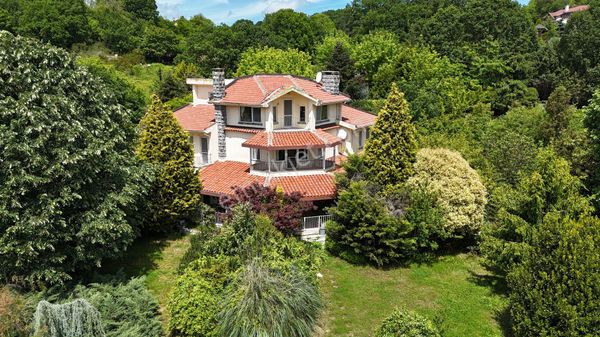  Beykoz Kılıçlı & Havuzlu Site İçinde, 500 m2 4 Katlı Müstakil Villa %