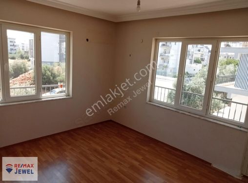 Aydoğmuş'ta harşka konumda 3+1 arakat kiralık