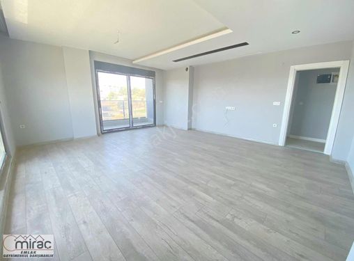 AYDINEVLER MAHALLESİNDE 3+1 160 M2 ASANSÖRLÜ + GÜNEY CEPHE DAİRE