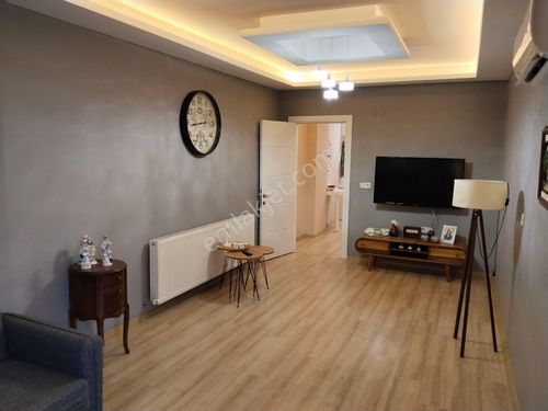 Çınarlı caddesi üzerinde eşyali kiralık ultra lüks daire 