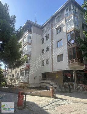 Bakırköy merkezi konumda 3 oda 1 salon Daire