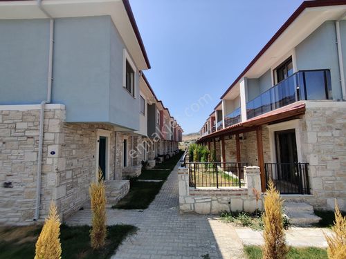  Foça Bağarasında 2+1 Kiralık Bahçeli Dubleks 