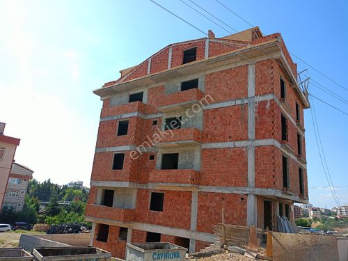 ÇAYIROVA AKSE MAHALLESİNDE SATILIK 2+1 ARAKAT DAİRE